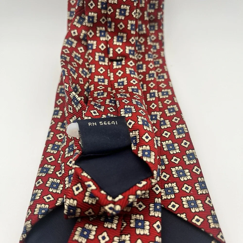 Kenneth Gordon Silk Neck Tie Geometric Flower Design Red Navy Hand Sewn‎